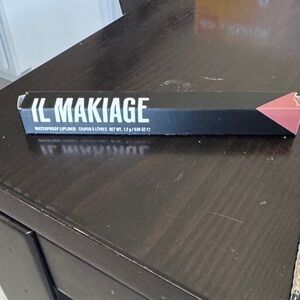 IL MAKIAGE Lip Liner with Red Tip